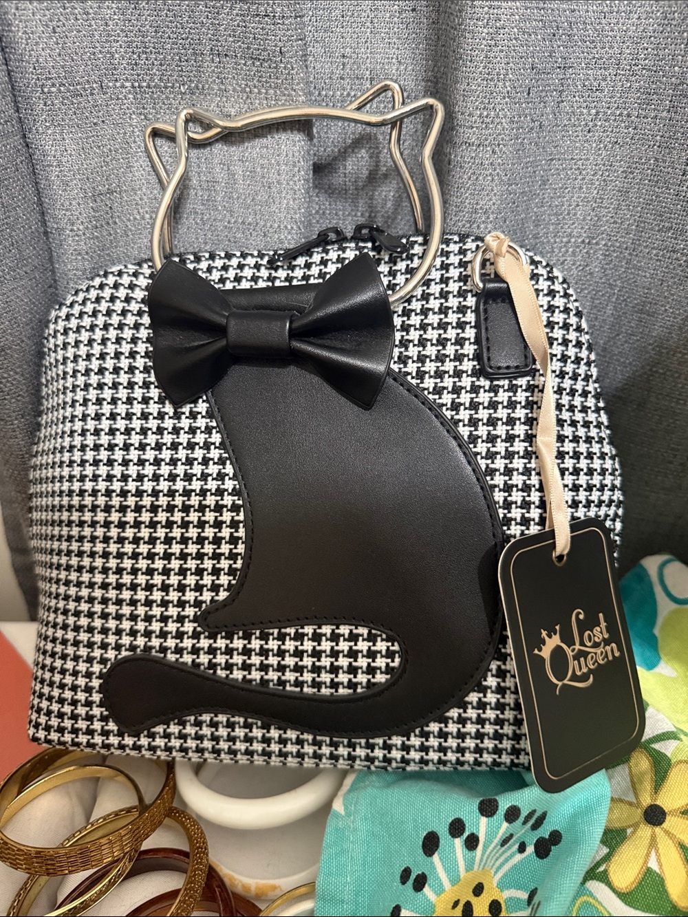 Lost Queen Dixie black cat handbag Nwt Cat handles!